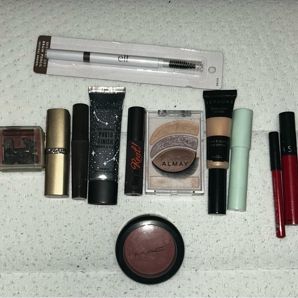 Makeup Bundle - Picture 14 of 15